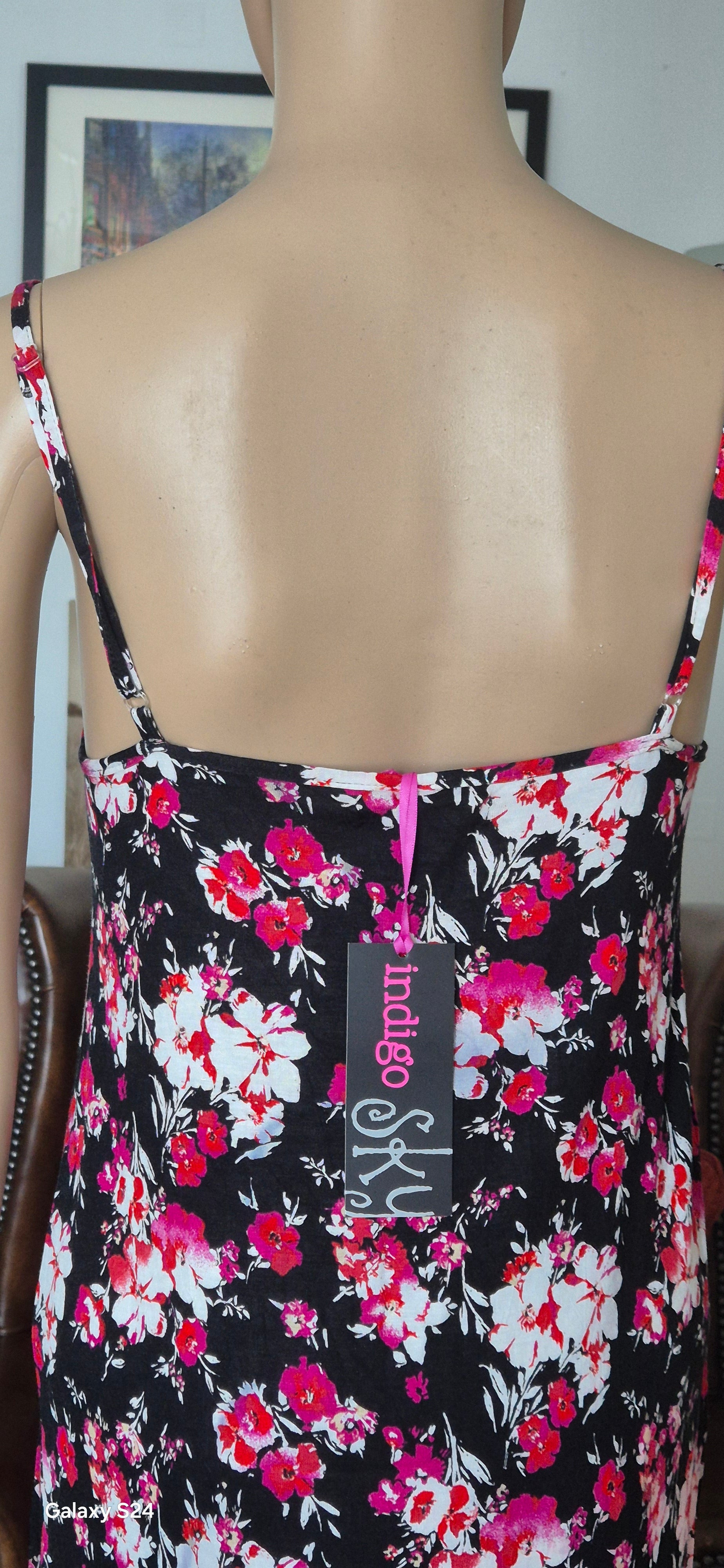 NEW Ladies chemise floral design with adjustable straps Size 8/10